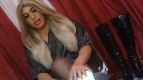 Snapshot of lady_athenax chatting on July 7, 2026, 2:14 am Athena online show from July 7, 2026, 2:14 am
