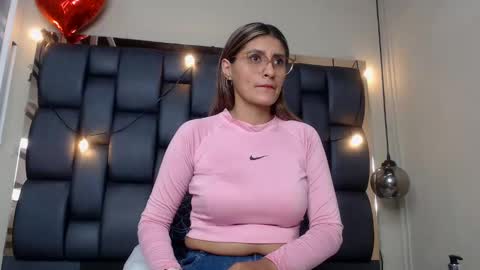 LADY  online show from February 18, 2025, 1:43 am