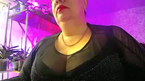 Lady Gloria online show from November 17, 2025, 5:35 am