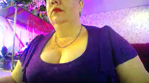 Snapshot of lady_gloria chatting on May 7, 2026, 6:08 am Lady Gloria online show from May 7, 2026, 6:08 am