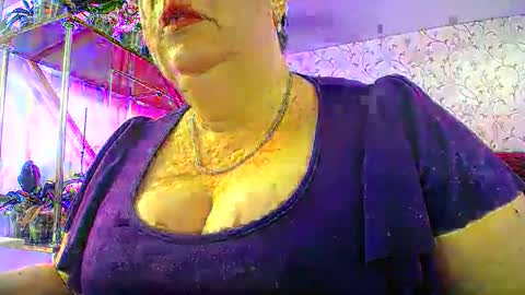 Snapshot of lady_gloria chatting on May 16, 2026, 6:21 am Lady Gloria online show from May 16, 2026, 6:21 am