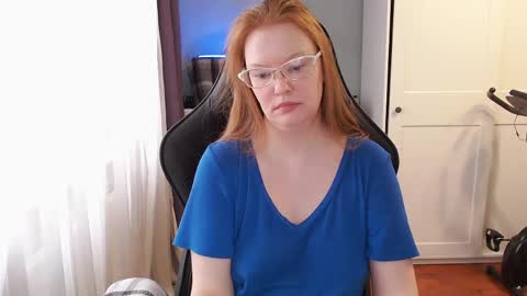 Snapshot of lady_inari chatting on April 26, 2026, 5:16 am Angelika online show from April 26, 2026, 5:16 am