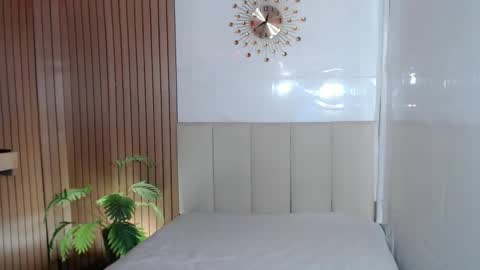   online show from December 5, 2025, 2:20 am