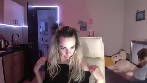 lady_smile69 online show from November 24, 2025, 4:34 am