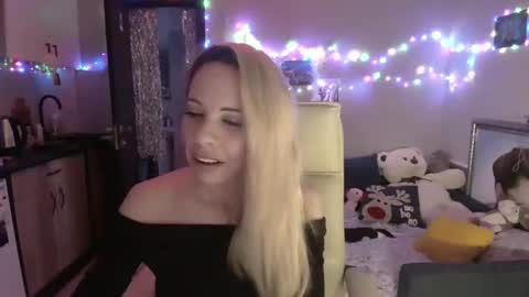 lady_smile69 online show from January 13, 2026, 8:25 pm