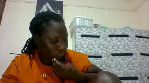 lindah32 online show from January 14, 2025, 9:09 pm