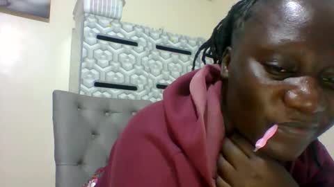 lindah32 online show from January 17, 2025, 10:45 pm