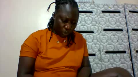 lindah32 online show from January 26, 2025, 4:20 pm