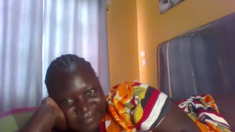 lindah32 online show from November 23, 2025, 10:37 am