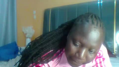 lindah32 online show from December 18, 2025, 9:43 pm