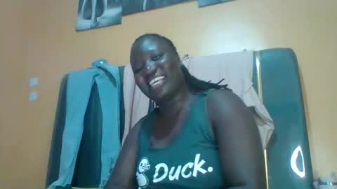 lindah32 online show from April 26, 2026, 11:24 pm