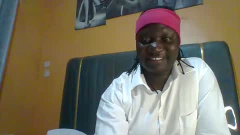 lindah32 online show from June 4, 2026, 10:38 pm