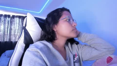  Lady  online show from February 28, 2025, 1:47 pm