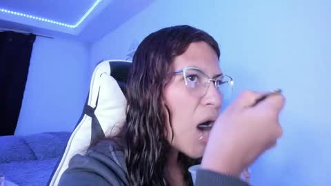  Lady  online show from September 30, 2025, 2:38 am