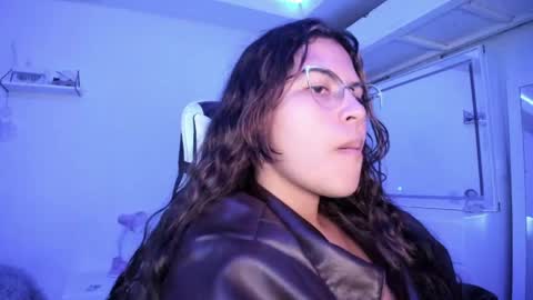  Lady  online show from April 20, 2026, 3:42 am