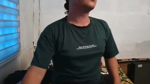 ladybug_ph online show from November 3, 2025, 1:51 am