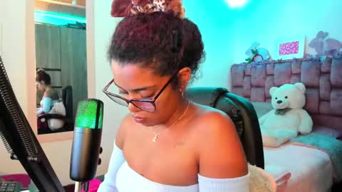 leidy daniela online show from December 15, 2024, 5:02 am