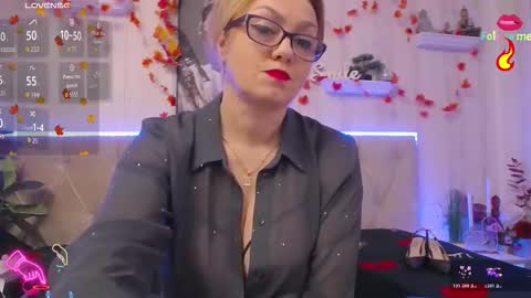  Lady Jeen    Back on Sunday 8th of December online show from November 3, 2025, 5:52 am