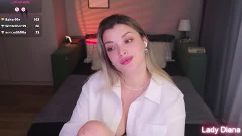 ladylancaster online show from November 19, 2025, 3:12 pm