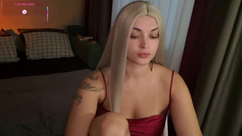 ladylancaster online show from April 6, 2026, 2:40 pm