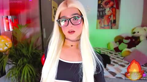 Snapshot of ladynoah chatting on September 19, 2025, 11:27 pm Noah Smith online show from September 19, 2025, 11:27 pm