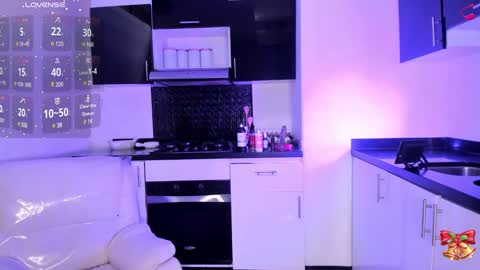 Lady  online show from December 24, 2024, 5:55 pm