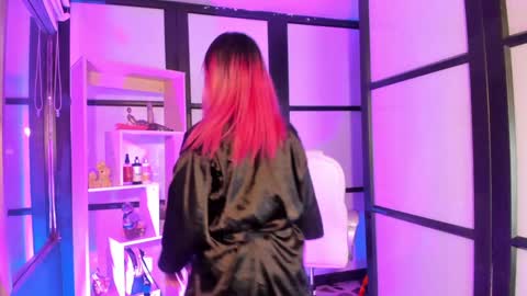 Lady  online show from January 14, 2025, 3:43 am