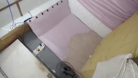 MANIKA online show from April 21, 2026, 1:42 am