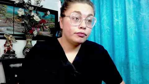 laia_hadid online show from February 2, 2026, 6:06 pm