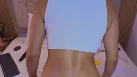 laiamilf online show from February 13, 2025, 3:07 am