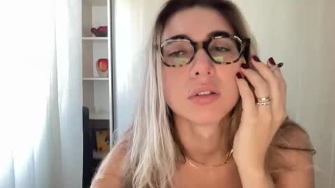 lailayourangel online show from January 9, 2026, 12:41 pm