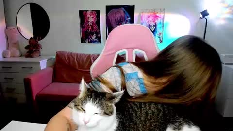 Kira online show from October 13, 2025, 8:53 pm