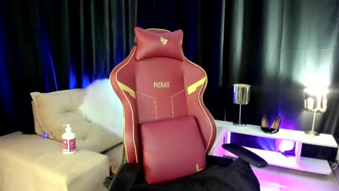 LaisFantasy online show from February 17, 2025, 11:55 am