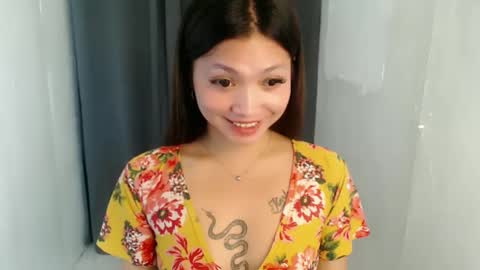 lala_lany online show from April 12, 2026, 6:51 am