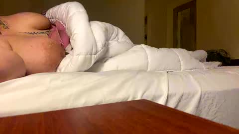 lalaaacx3 online show from February 21, 2025, 5:02 am