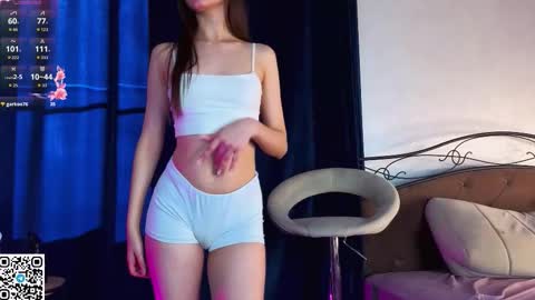 Julia online show from October 28, 2025, 9:57 am