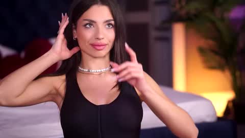 Lala online show from November 27, 2025, 8:22 pm