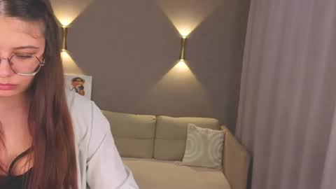 Lilium like a flower online show from November 30, 2025, 5:06 pm