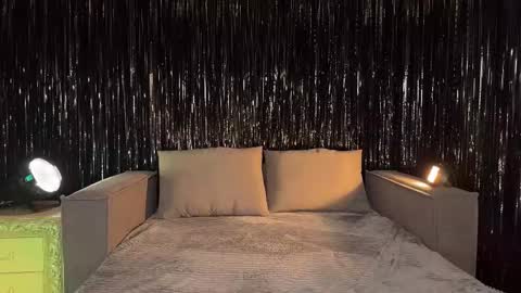 Ellina online show from November 29, 2025, 7:50 pm