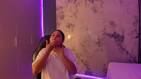 Laura online show from September 9, 2025, 12:05 pm