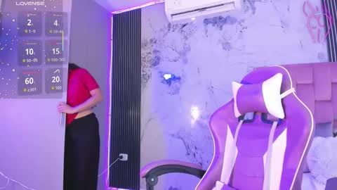 Laura online show from October 7, 2025, 12:13 pm