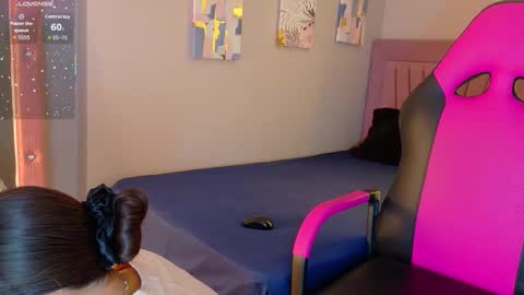 Laura online show from November 7, 2025, 12:16 pm