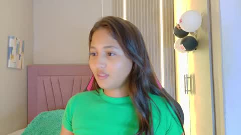 Laura online show from November 16, 2025, 12:11 pm