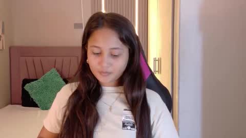 Laura online show from November 27, 2025, 12:18 pm