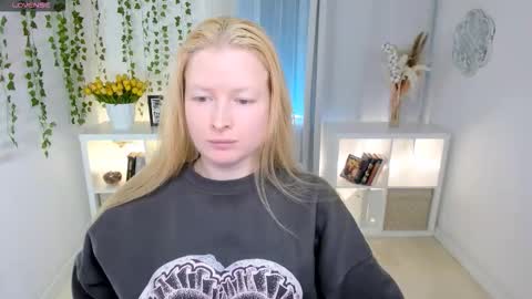 Laly online show from March 21, 2026, 7:46 am