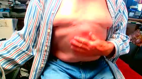 lamarbrazil online show from February 12, 2025, 8:50 pm