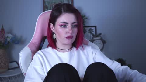 just call me Lana  and her security online show from January 18, 2025, 5:48 pm