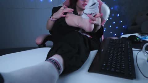 just call me Lana  and her security online show from March 1, 2025, 5:38 pm