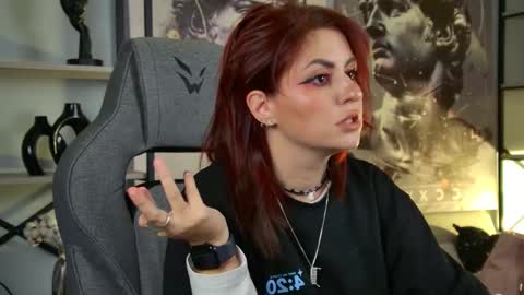 just call me Lana  and her security online show from September 17, 2025, 8:49 am