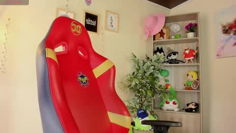 Lana online show from September 20, 2025, 2:07 pm